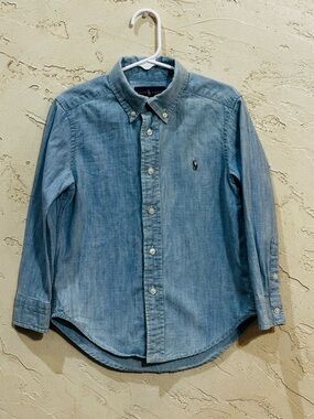 Ralph Lauren Boy’s Light Blue Chambray Button-Down Long Sleeve Shirt size 4